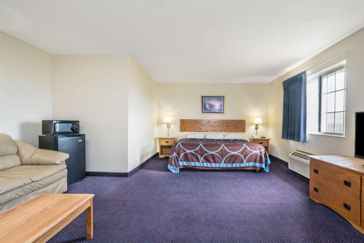 ซูเปอร์ 8 บาย วินด์แฮม นีลส์วิลล์ วิสคอนซิน Hotel Neillsville ภายนอก รูปภาพ