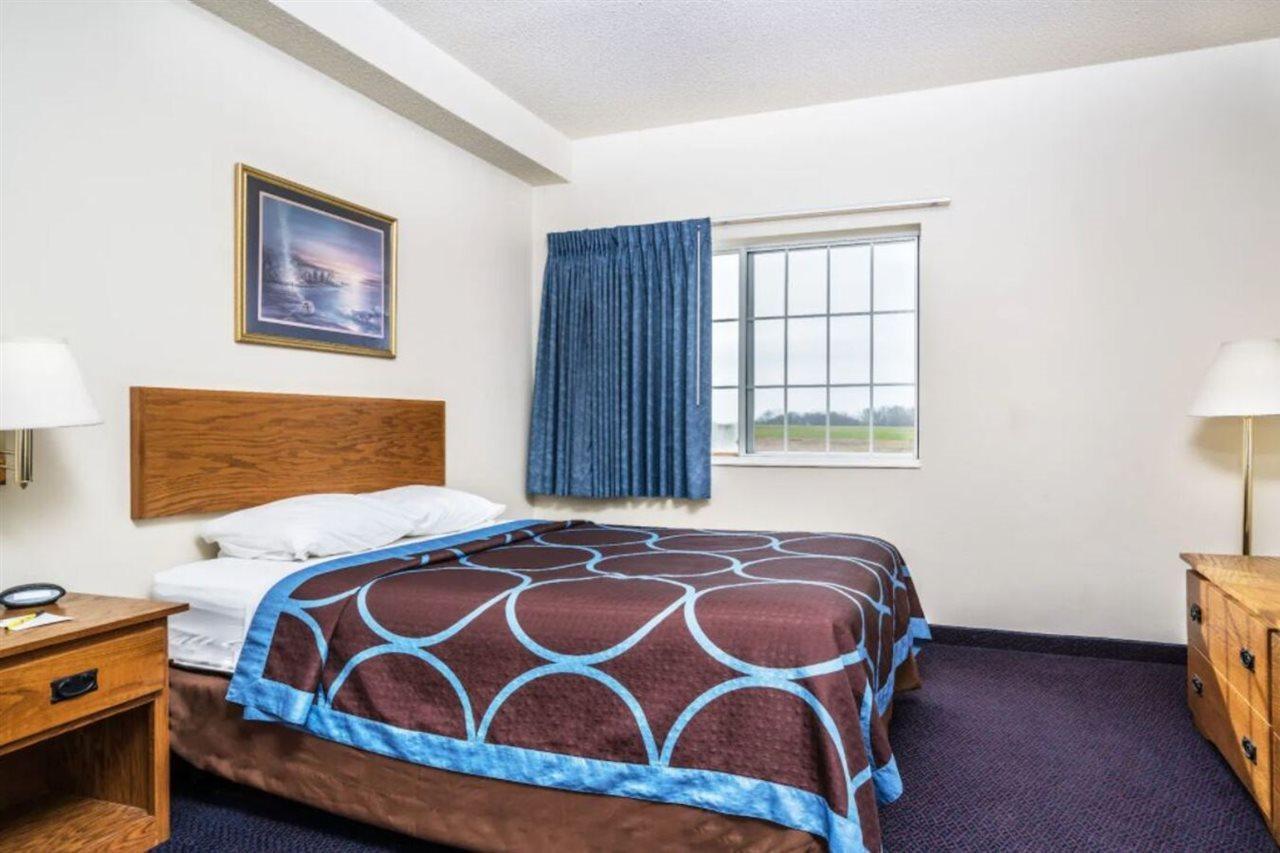 ซูเปอร์ 8 บาย วินด์แฮม นีลส์วิลล์ วิสคอนซิน Hotel Neillsville ภายนอก รูปภาพ