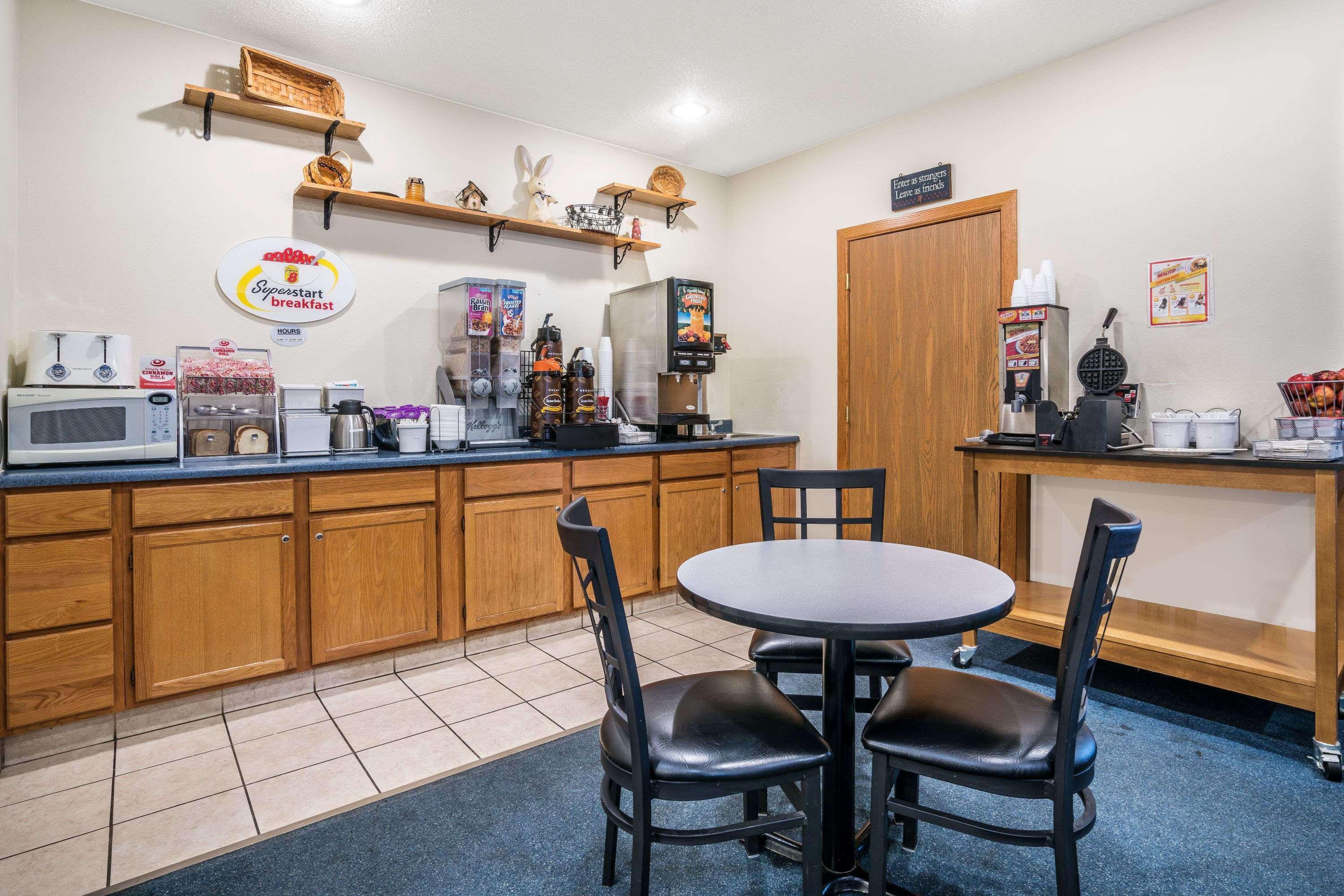 ซูเปอร์ 8 บาย วินด์แฮม นีลส์วิลล์ วิสคอนซิน Hotel Neillsville ภายนอก รูปภาพ